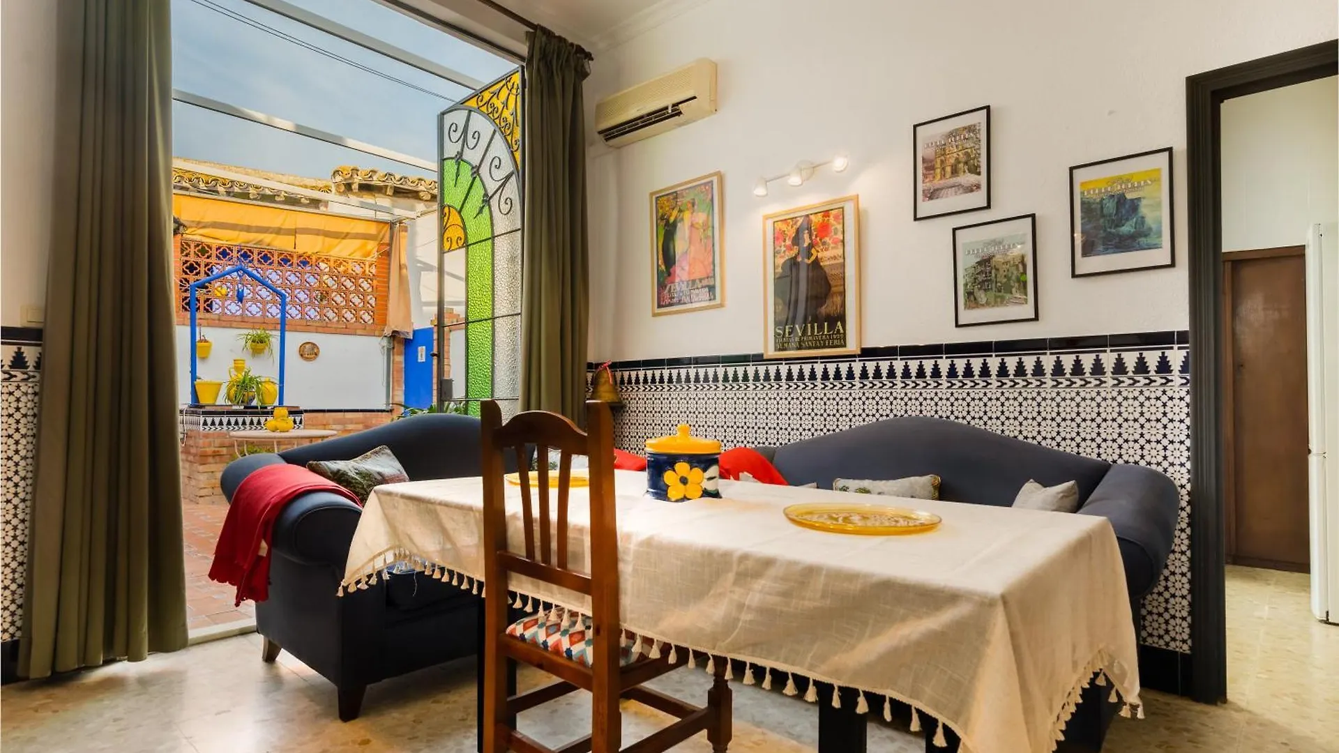 Una Casa Azul Manzanilla 0*,  Spain