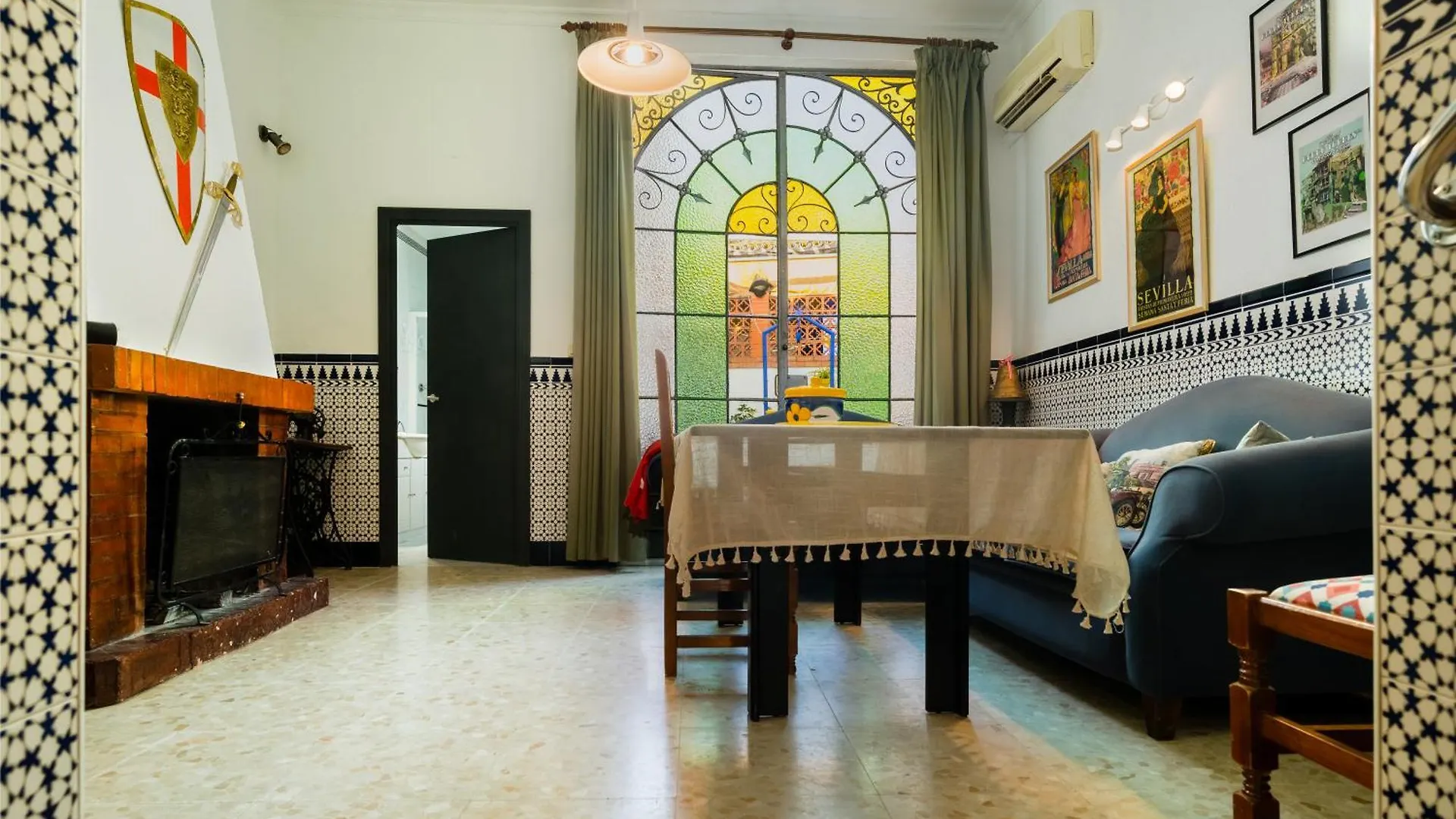 Una Casa Azul Manzanilla Spain